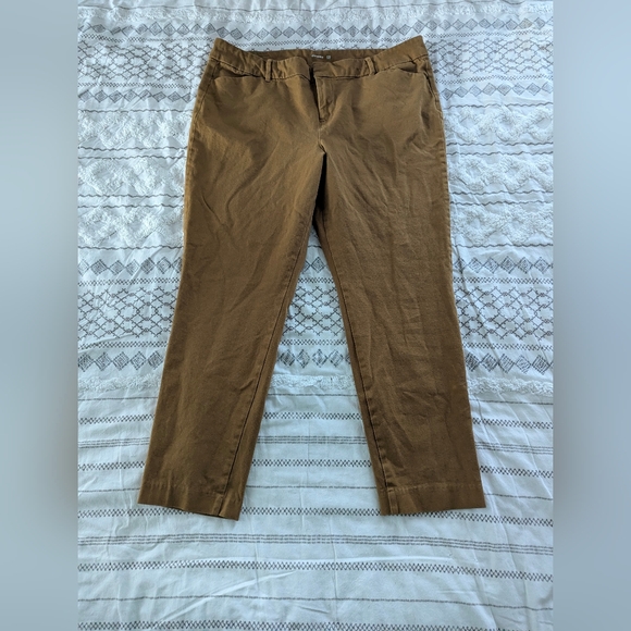 Old Navy Pixie Ankle Pants - Picture 1 of 8